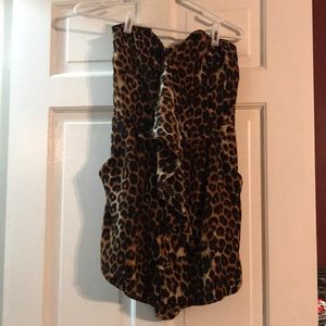 Leopard print short romper with pockets